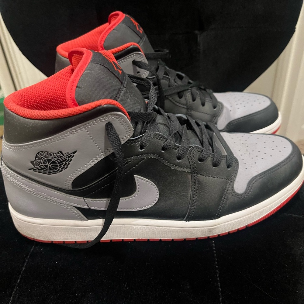 Air Jordan 1 Mid-Top Men's Basketball Sneakers - Gray/Black/Red
